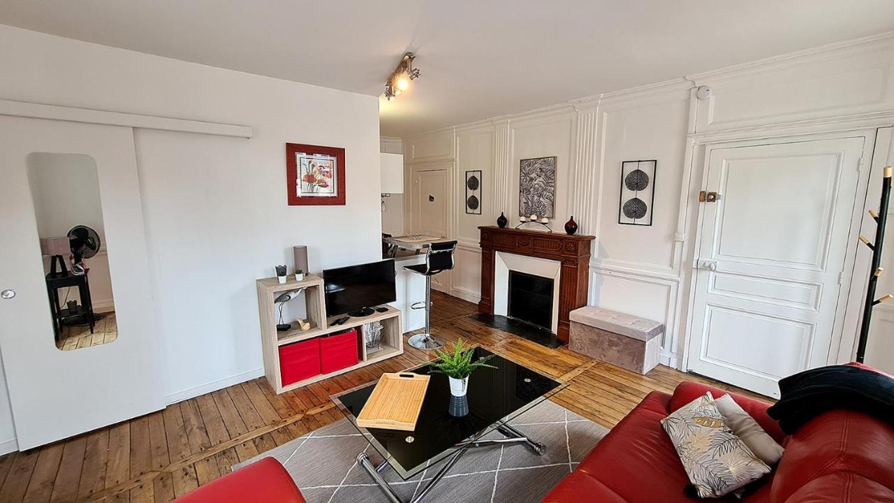 Les Lices, T2 De Caractere En Plein Centre Historique Apartment Vannes Bagian luar foto